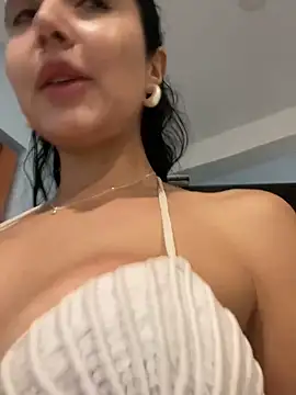 Snapshot of oh_nina chatting on October 8, 10:58 pm oh nina online show from October 8, 10:58 pm