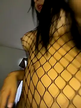 Snapshot of oh_nina chatting on October 15, 9:39 pm oh nina online show from October 15, 9:39 pm