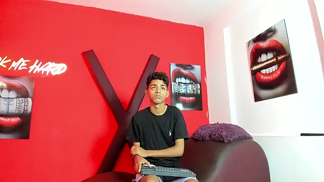 TWINKS FRIENDS online show from June 11, 1:19 pm