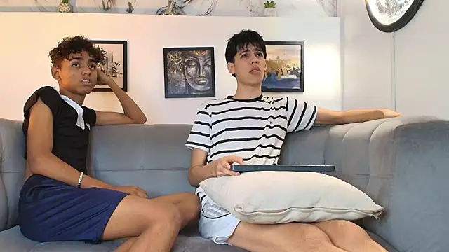 TWINKS FRIENDS online show from April 21, 1:18 pm