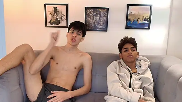 TWINKS FRIENDS online show from April 25, 1:41 pm