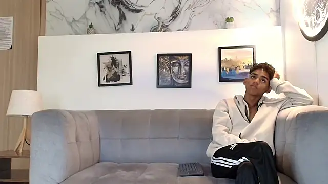 TWINKS FRIENDS online show from April 27, 1:19 pm