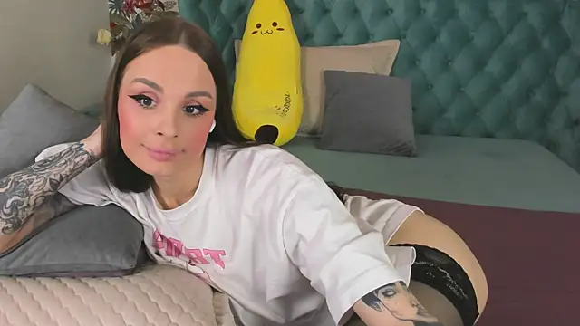 NaughtyLoryy online show from October 16, 9:01 am