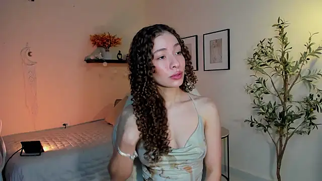 isabella-garcia- online show from April 26, 1:25 am