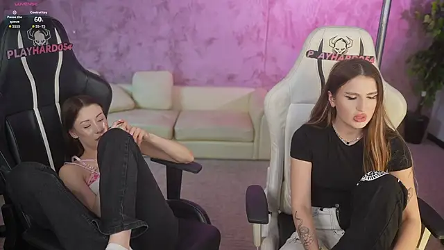 Goldie Flame online show from April 21, 1:42 am