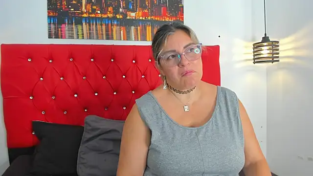 carolinacrus01 online show from February 15, 4:50 pm