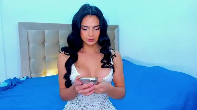 ISA BELLA VZL online show from June 18, 6:35 pm