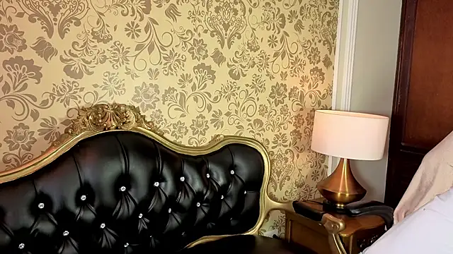 LiLLiAnderson online show from April 25, 1:41 pm