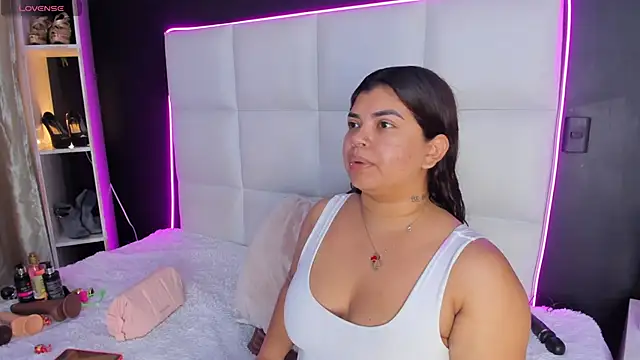 Gigi duran online show from April 27, 12:46 pm