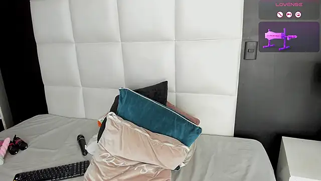 Gigi duran online show from April 17, 1:13 pm