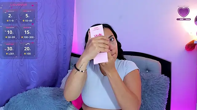 my aleja  online show from April 21, 1:42 am