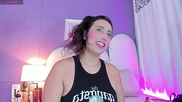 my aleja  online show from November 21, 1:02 pm