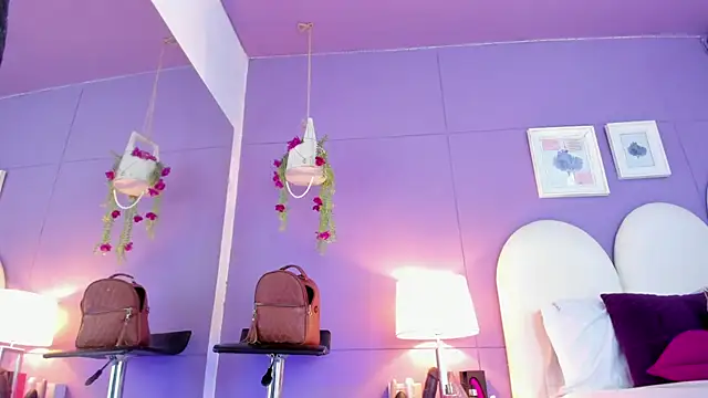 Snapshot of my_aleja_ chatting on September 15, 12:57 pm my aleja online show from September 15, 12:57 pm
