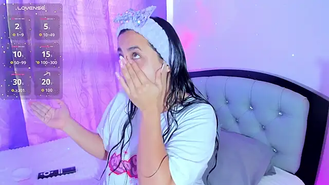 my aleja  online show from February 8, 1:26 pm