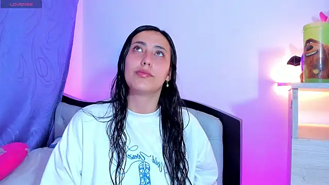 my aleja  online show from April 5, 1:04 am