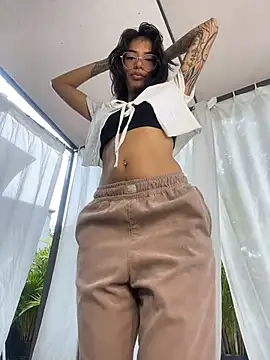 TweetiePieXXX online show from March 6, 9:54 pm