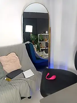 Snapshot of VickyGrey chatting on October 14, 6:54 pm VickyGrey online show from October 14, 6:54 pm