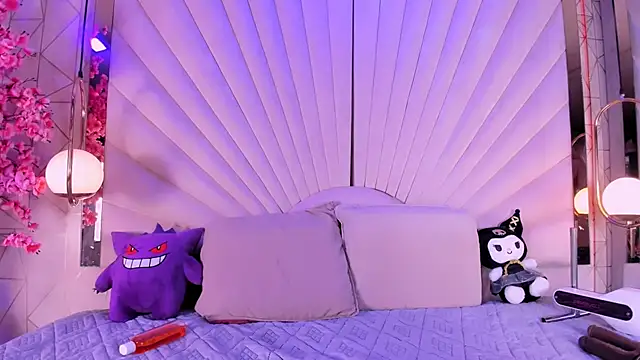 VesperVelvet online show from June 9, 5:18 am