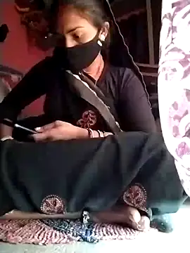 juhijaan2005 online show from December 19, 8:39 am