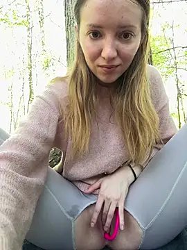 FayeFlame online show from April 26, 2:59 pm