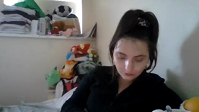 DInaraXRose online show from April 2, 3:31 pm