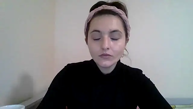 DInaraXRose online show from November 27, 11:35 am