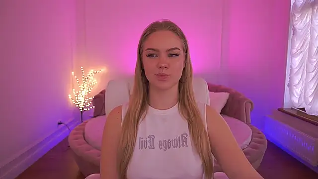 CelesteNoir online show from December 17, 8:07 am