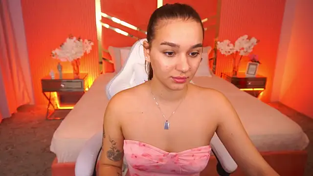 UrMuseOn online show from September 21, 6:23 am