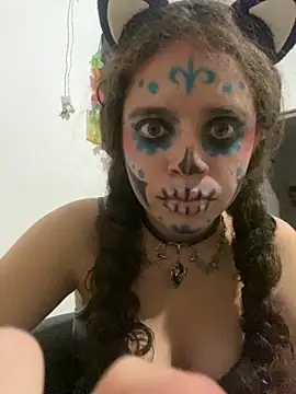 Lucy YupiSweet online show from November 1, 8:40 am