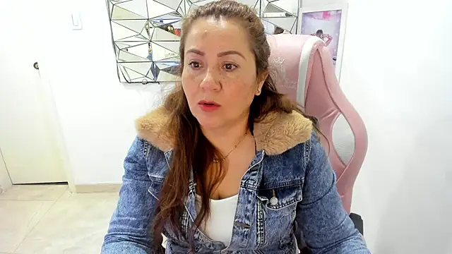 camixxx m online show from April 21, 12:34 pm