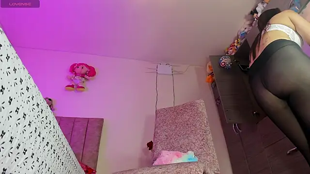 hot Dariana pantyhose online show from April 28, 3:16 pm