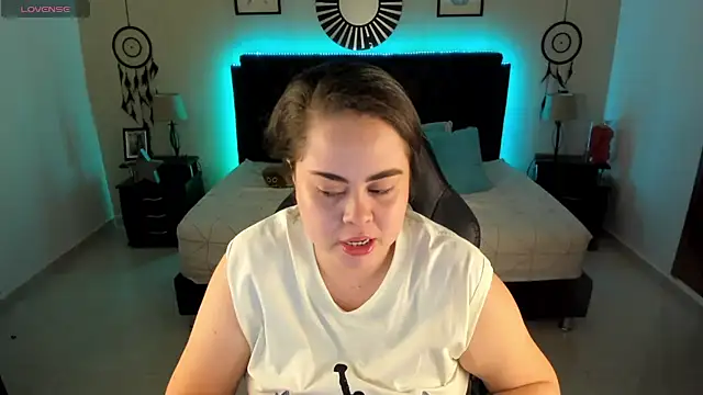 LolaVillalobos online show from June 12, 12:24 pm