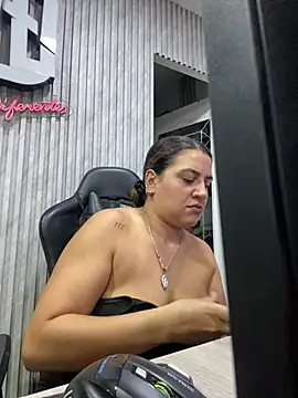 megvibes online show from February 13, 9:16 pm