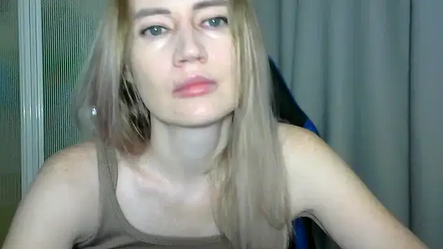 JessFoxxx online show from November 1, 2:59 am