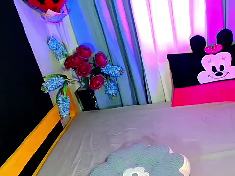 baby kiraxx online show from April 25, 12:13 am