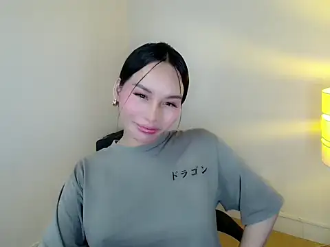 holly tabby online show from June 25, 9:05 pm