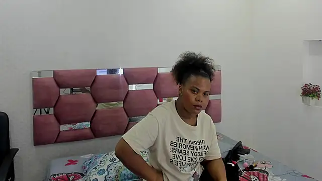 Snapshot of MiiaSmith__ chatting on October 8, 8:35 pm MiiaSmith online show from October 8, 8:35 pm