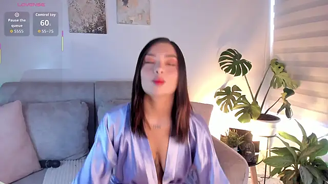 Estrer collins online show from March 4, 10:05 pm