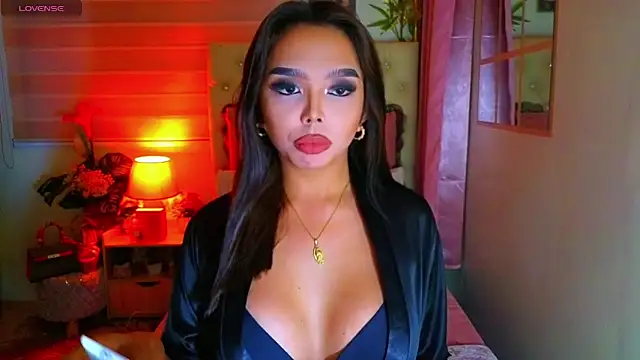 MoniqueCeleste online show from June 19, 4:32 pm