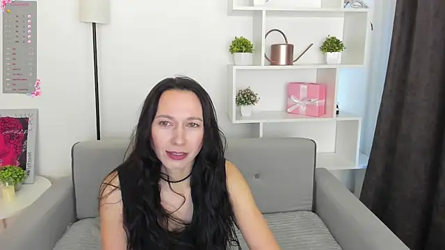 Snapshot of RubiHarlot chatting on October 19, 2:13 am RubiHarlot online show from October 19, 2:13 am