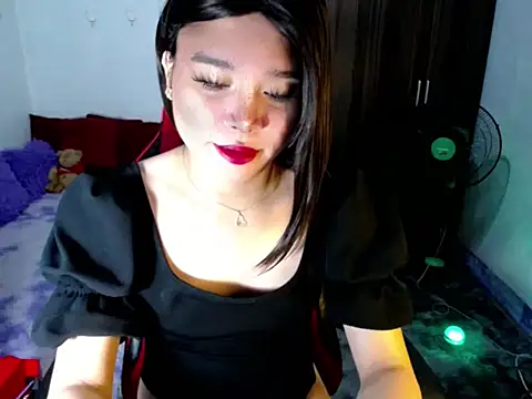 Urassiansweetcummer online show from June 25, 3:50 am
