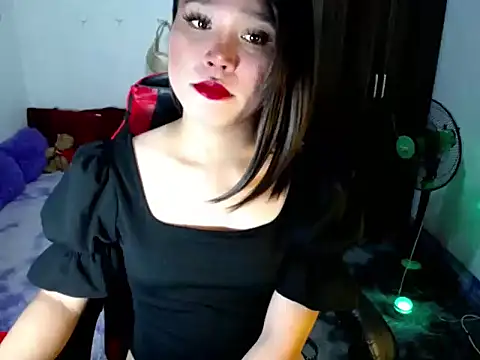 Urassiansweetcummer online show from June 20, 2:15 am