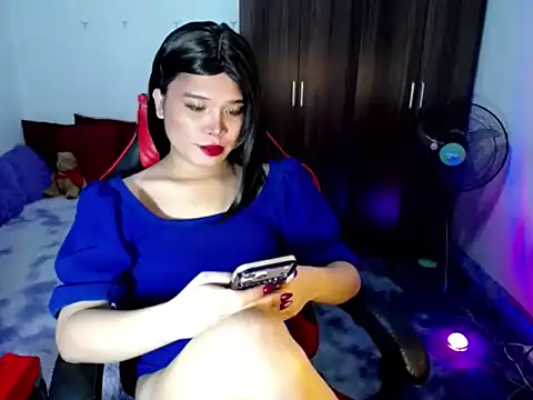 Urassiansweetcummer online show from July 8, 7:32 am