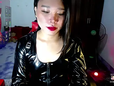 Urassiansweetcummer online show from July 24, 2:09 am
