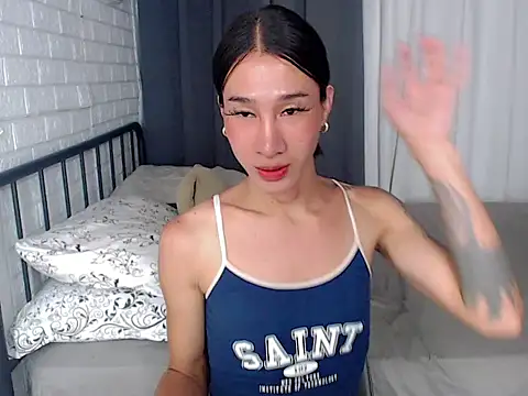 TRANSGODDESSA online show from April 28, 2:27 am