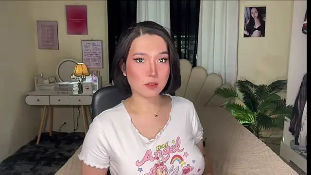 KateMadness online show from April 20, 5:32 am