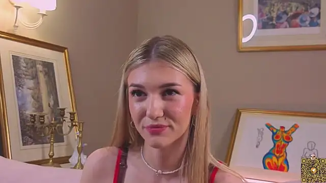 Snapshot of BeatrixGummer chatting on September 28, 8:25 pm BeatrixGummer online show from September 28, 8:25 pm