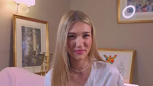 Snapshot of BeatrixGummer chatting on September 24, 9:25 pm BeatrixGummer online show from September 24, 9:25 pm
