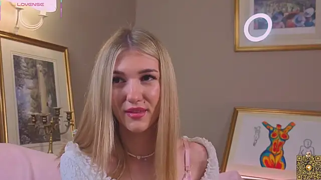 Snapshot of BeatrixGummer chatting on September 27, 8:16 pm BeatrixGummer online show from September 27, 8:16 pm