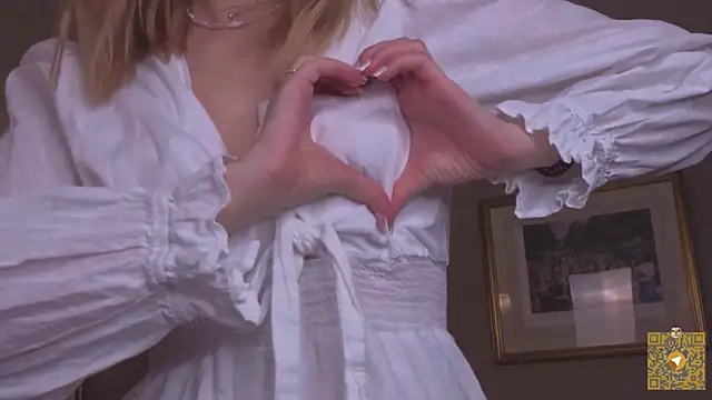 Snapshot of BeatrixGummer chatting on October 10, 8:58 pm BeatrixGummer online show from October 10, 8:58 pm